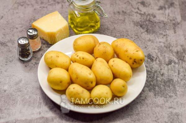 Запеченный картофель с пармезаном в духовке