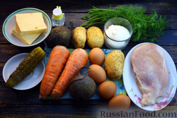 Салат-закуска с курицей, картофелем, огурцами и сыром
